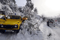 Schnee in den Alpillen